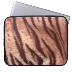 Abstract low poly animal tiger fur pattern. Nature Laptopschutzhülle