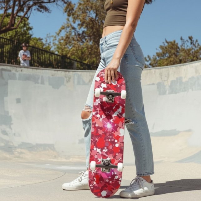 Abstract Red and Pink Geometric Graphic Skateboard (Von Creator hochgeladen)