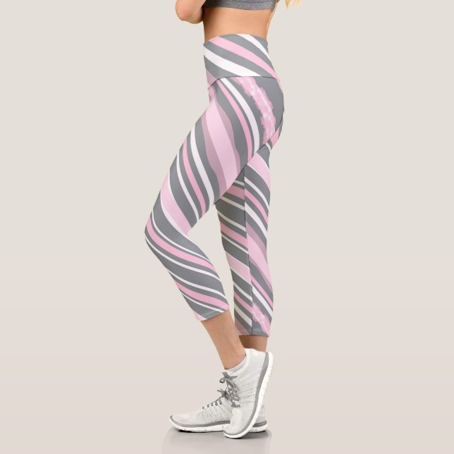 Abstrakt Art Pink Grau Weiße Linien Capri Leggings (Links)
