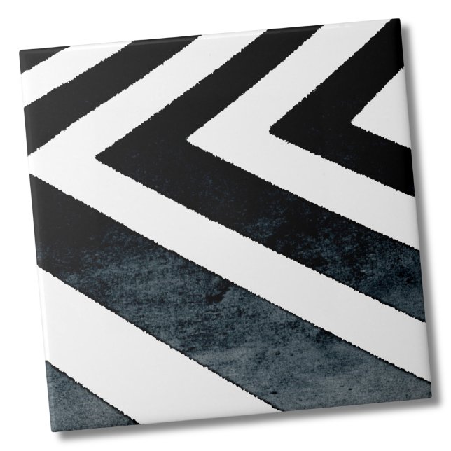 Abstrakt geometrische Schwarz-weiße Wasserfarbe Fliese (Abstract Geometric Black White Watercolor Chevron ceramic tile)