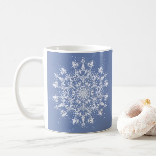 Abstrakt Lacy Fraktal Snowflake auf blauem Hinterg Kaffeetasse (Mit Donut)