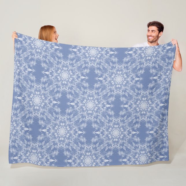 Abstrakt Lacy Fraktal Snowflake Pattern auf Blue Fleecedecke (Beispiel)