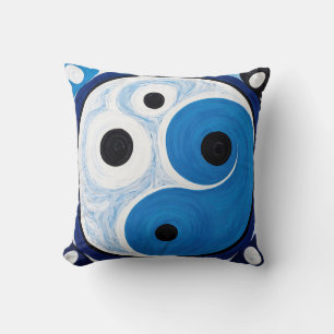 Abstrakt Yin Yang: Modernist Blue & White Kissen