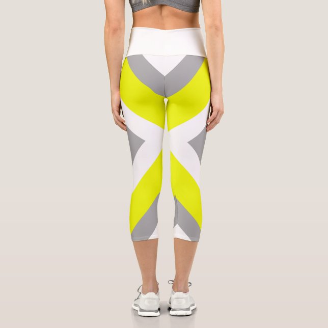 Abstrakte Art Yellow White Capri Leggings (Rückseite)