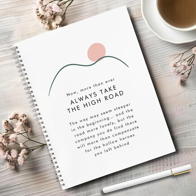 Abstrakte Berge und Sonne nehmen die Hohe Straße Notizbuch (Abstract Mountain and Sun Always Take the High Road Motivational Notebook)