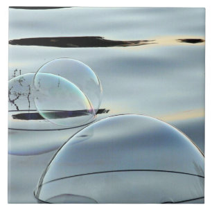 abstrakte Blasen auf der Wasser-Keramikfliese Fliese