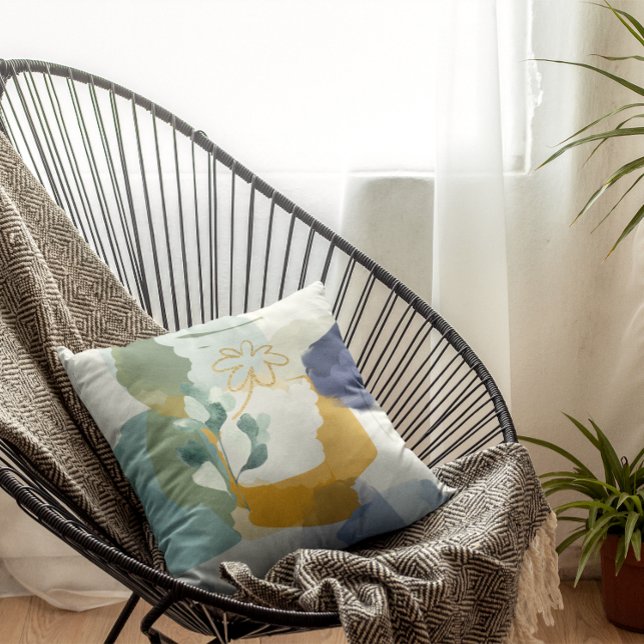 Abstrakte Blüte in Blau, Sage-Gold-Wurfkissen Kissen (Von Creator hochgeladen)