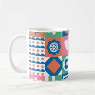 Abstrakte Blüte: Skandinavisches Volksmuster. Kaffeetasse