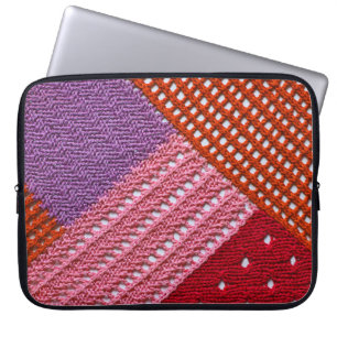 Abstrakte, farbige Textur aus Stricken von Speiche Laptopschutzhülle