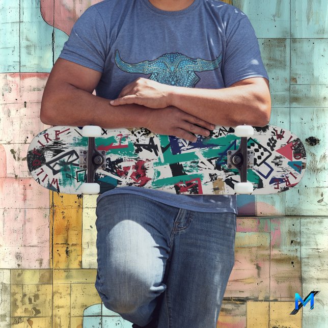 Abstrakte Geometrie mit fetten Graffiti-Elementen Skateboard (Von Creator hochgeladen)