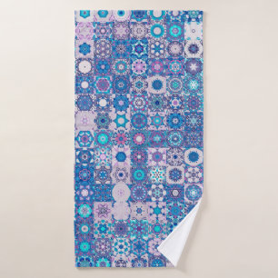 Abstrakte geometrische Formen und Blume, nahtlos p Badehandtuch