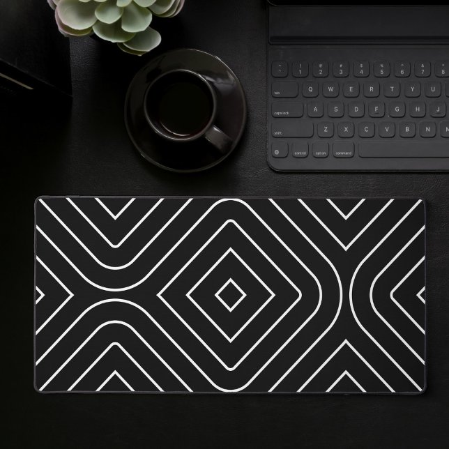 Abstrakte geometrische Gaming-Schreibtischmatte in Schreibtischunterlage (Large desk mat with black and white abstract geometric pattern, full desk mouse pad)