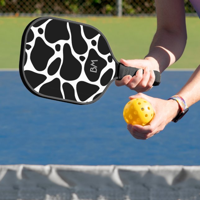 Abstrakte Giraffenmuster in Schwarzweiß Pickleball Schläger (InSitu)