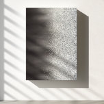 Abstrakte Glitzer-Malerei in Weiß und Grau Leinwanddruck<br><div class="desc">Mit diesem atemberaubenden Leinwand fügen Sie Ihrem Zuhause-Dekor eine Touch moderner Eleganz hinzu. Mit einem abstrakten Design mit schimmernden silbernen Glitzer-Akzenten auf weichem grauem Hintergrund schafft dieses Stück einen faszinierenden und luxuriösen Look. Dieses vielseitige Kunstwerk ist perfekt für Ihr Wohnzimmer, Schlafzimmer oder Büro geeignet und verleiht jedem Raum eine Touch...</div>