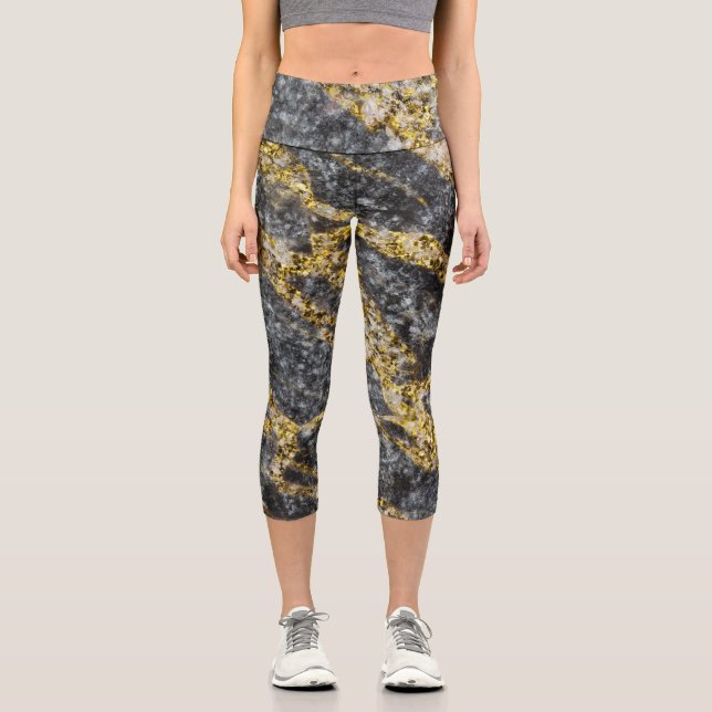 Abstrakte goldene Glitzern-Felsstruktur Capri Leggings (Vorderseite)