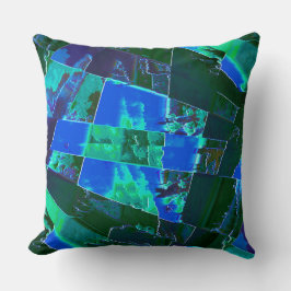 Abstrakte grüne Weideflächen und blauer Himmel, ei Kissen