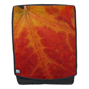 Abstrakte Herbst-Naturfotografie mit rotem Ahornbl Rucksack