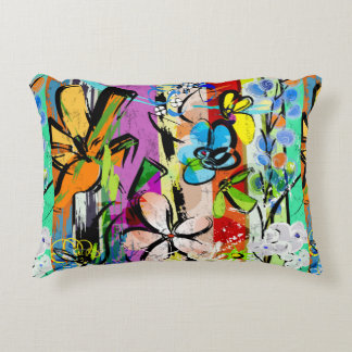 abstrakte Hintergrundkomposition mit Blume, mit Dekokissen