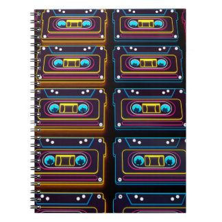 Abstrakte Kassette neon-Retro-Musik aus Backgro Notizblock