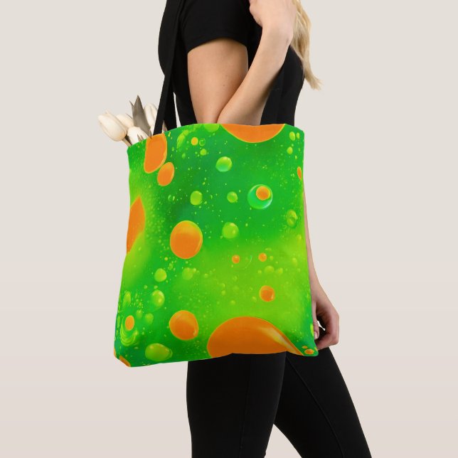 Abstrakte Kunst in orangefarbener und grüner Blase (Von Nahem)