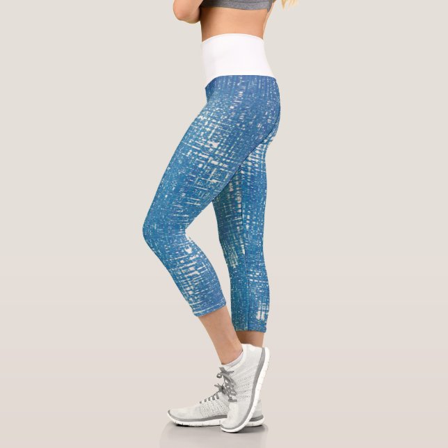 Abstrakte Kunsttextur Schwarz Weiß Capri Leggings (Links)