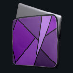 Abstrakte Lila Polygonen Laptopschutzhülle<br><div class="desc">Inspiriert durch Buntglas, enthält dieses stilvolle geometrische Design Polygone in verschiedenen Farbtönen lila in schwarz umrissen. Ein Lavendeldreieck schlüpft von oben rechts ein, mit einer Reihe zunehmend dunklerer lila Quadrangles und anderer Formen, die sich von Licht zu Dunkel bewegen. Zwei dunkle lila Formen bilden die links Seite des originalen Designs....</div>