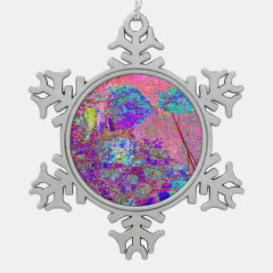 Abstrakte Lila und Blue Hydrangea mit Magenta Schneeflocken Zinn-Ornament