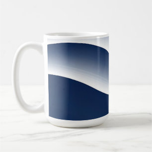 Abstrakte marineblaue Ozeanwellen Kaffeetasse