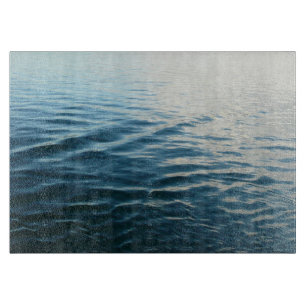 Abstrakte Naturfotografie - Blautöne des Wassers Schneidebrett