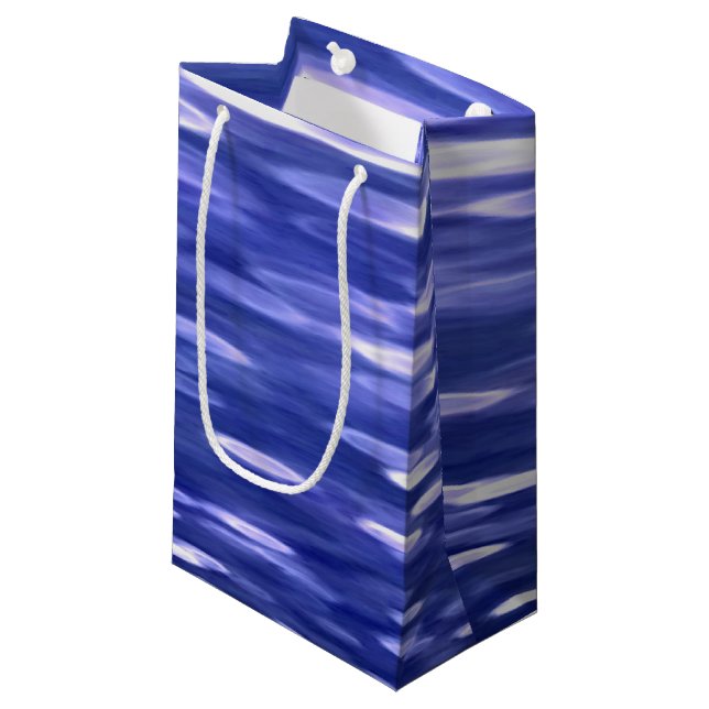 Abstrakte Nummer 3: Blauschimmer Kleine Geschenktüte (Vorderseite Schrägansicht)