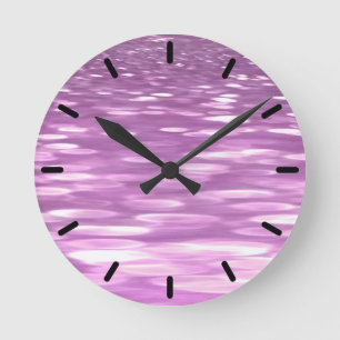 Abstrakte Nummer 3: Lilac Shimmer Runde Wanduhr