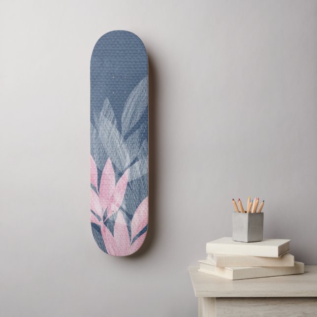 Abstrakte Pflanze in Rosa und Punk Skateboard (Wandkunst)