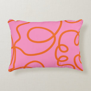 Abstrakte Pinselstriche in Rosa und Orange Dekokissen
