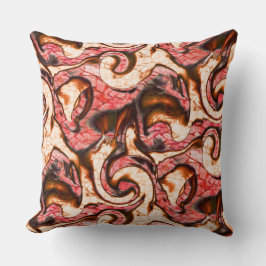 Abstrakte Rot- und Korallenflecken im holzigen Sti Kissen