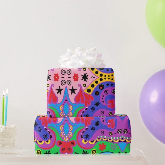 Abstrakte rote Herzen auf Rosa Geschenkpapier (Partygeschenke)