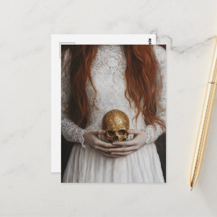 Abstrakte rothaarige Frau mit einem Totenkopf Postkarte