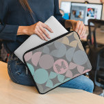 Abstrakte Schaltkreise für benutzerdefinierte Spaß Laptopschutzhülle<br><div class="desc">Elegantes, stilvolles und eklektisches minimalistisches zeitgenössisches Design mit Raum, um mit Namen monogram oder Initialen Ihrer Wahl anpassen. Ideal für den künstlerischen angesagten Trendsetter, Vintage Retro-Kunststil oder abstrakte geometrische Motivliebhaber. Das schöne zeitgenössische Aqua-Blau, Minzgrün, Grau-Beige, Lilve Taupe und die geometrischen Halbkreise und Quadrate in Rosa zeigen Ihren einzigartigen und persönlichen...</div>