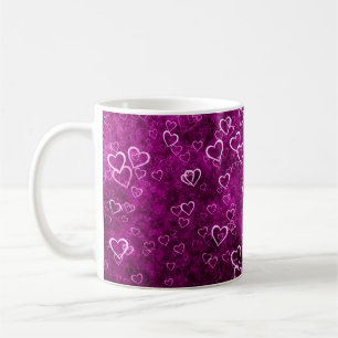 Abstrakte schöne Herzen auf beängstigenden lila Rü Kaffeetasse