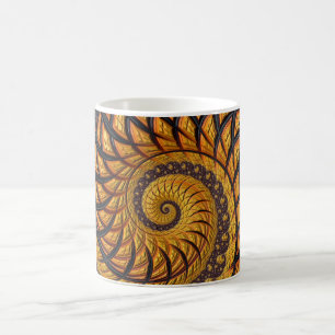 Abstrakte schwarze und goldene Spiralfraktale Kaffeetasse
