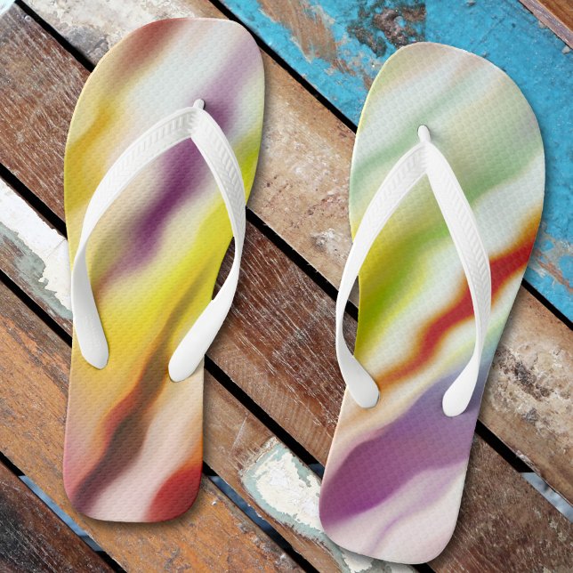 Abstrakte Wave Flow Flip Flops (Flip flops featuring a modern art painted wave pattern in vibrant colors.)