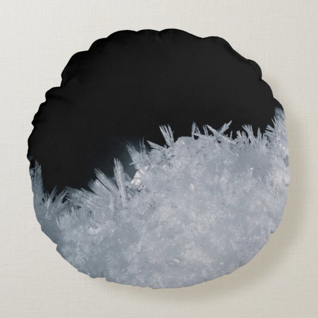 Abstrakte, weiße und blaue Malerei Rundes Kissen (Vorderseite)