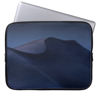 ABSTRAKTE WÜSTE BEI NACHT LAPTOPSCHUTZHÜLLE