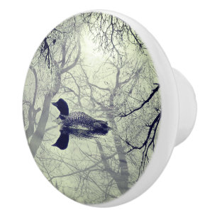 Abstrakter Ballon auf einer    Seenotter Keramikknauf