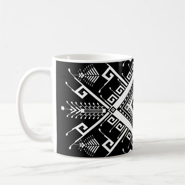 Abstrakter, ethnisch geometrischer Hintergrund Kaffeetasse (Links)
