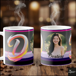 Abstrakter flüssiger Buchstabe D Neonpinsel Kaffeetasse