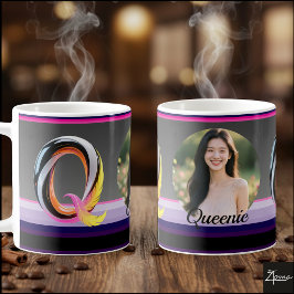 Abstrakter flüssiger Buchstabe Q Neonfeder Kaffeetasse