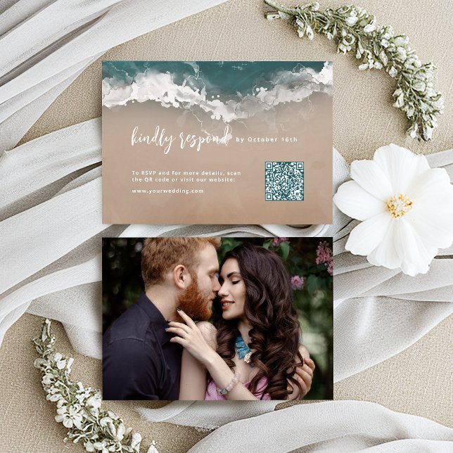 Abstrakter funkelnder QR-Code am Meeresstrand RSVP Karte (Abstract sparkling moody ocean beach QR code RSVP Card)