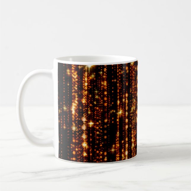 Abstrakter Goldregen mit hellen Partikeln mit Flac Kaffeetasse (Links)
