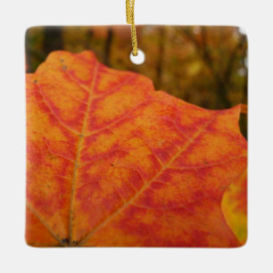 Abstrakter Herbst Natur Orange und Rotes Ahornblat Keramikornament