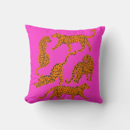 Abstrakter Leopard mit roten Lippen, Illustrations Kissen